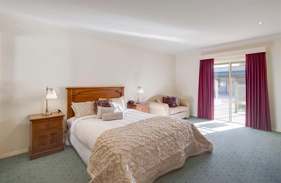 deluxe-room-photo