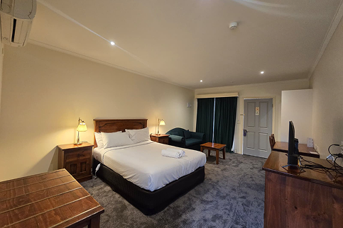 Accessible-queen-room