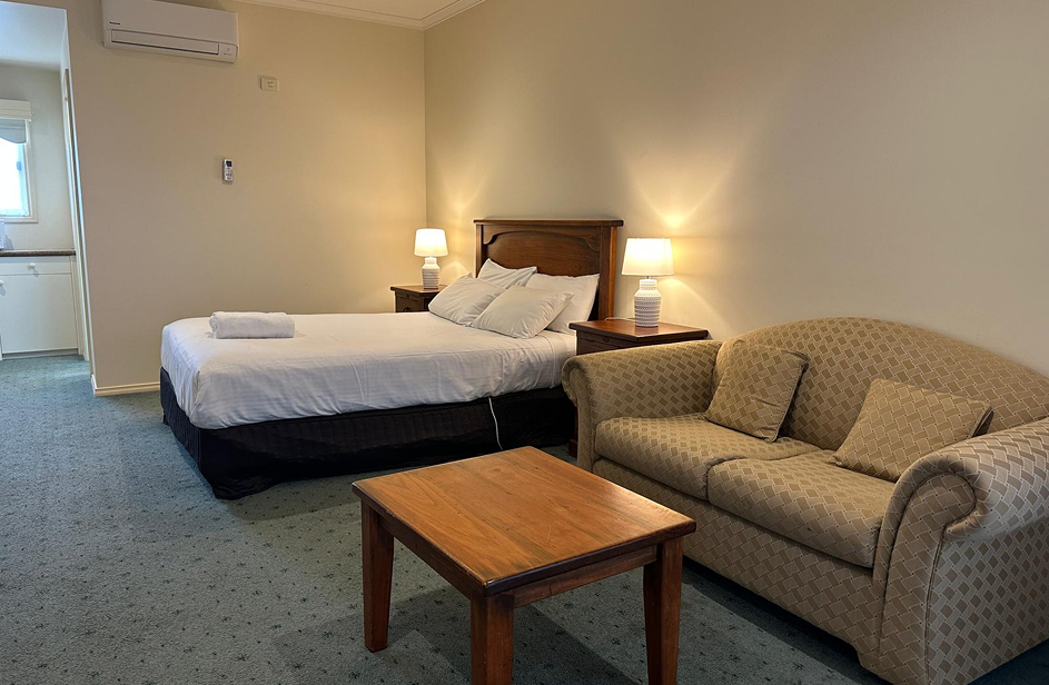 Deluxe-room-gallery-4