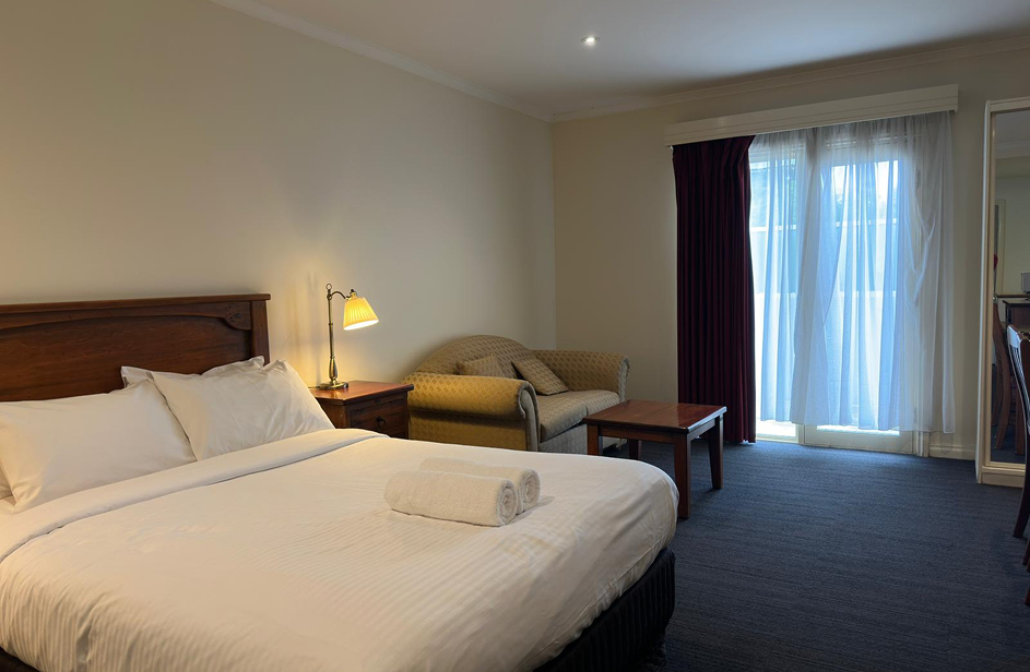 Executive-queen-room-gallery-4